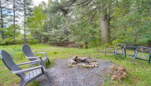 Pocono Couples Getaway! Cute Cabin on 8 Acres - Photo 2