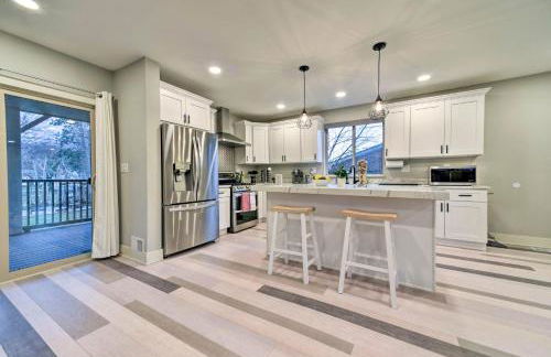 Sunny Clawson Home with Yard - Walk to Main St! - Foto 19