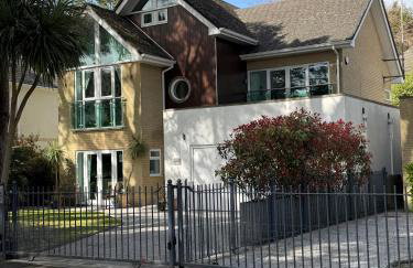 Luxury Villa with Beach Hut and Hot Tub - Photo 1