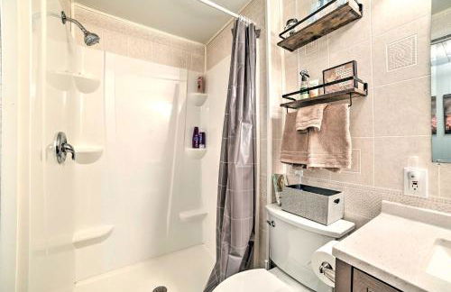 Rose City Cabin with Fire Pit and Lake Access - Foto 17