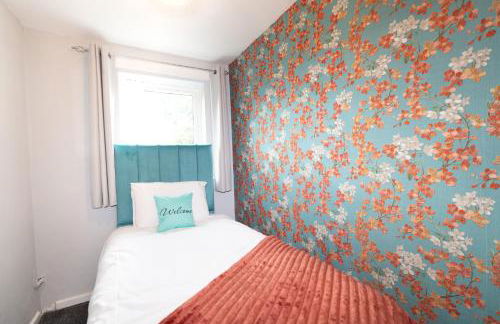 Stylish 4 bed - Contractor Stays, Wi-fi, Plenty of Parking - Foto 28