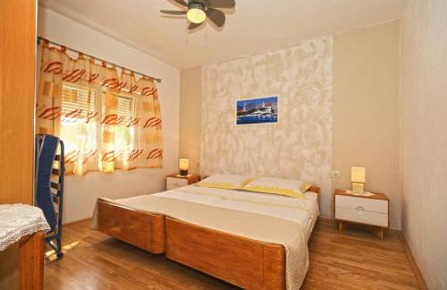 Apartments by the sea Cove Zarace, Hvar - 8778 - Photo 12