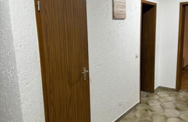 Laras voll ausgestattete Gartenwohnung mit WLAN und TV - Foto 33