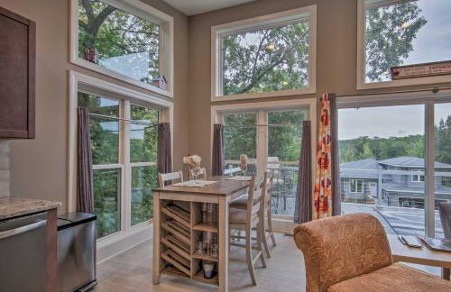 Waterfront Greenwood Getaway with Deck and Grill! - Foto 9