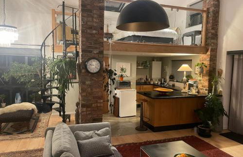 Private Luxury Open-Plan Barn Conversion - Photo 35