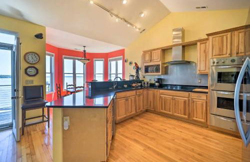 Charming Waterfront Home Fish, Boat and More! - Foto 7