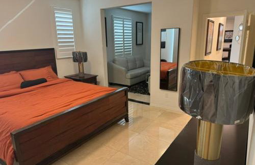 Elegant Retreat with Private Luxurious Gen Suite - Foto 32