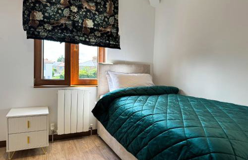 Luxurious 3Bed House with Spa Bath & Garden - Foto 47