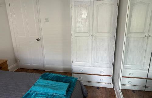 Woodingdean Contractor Pad - FREE Car & Van Parking - Foto 7