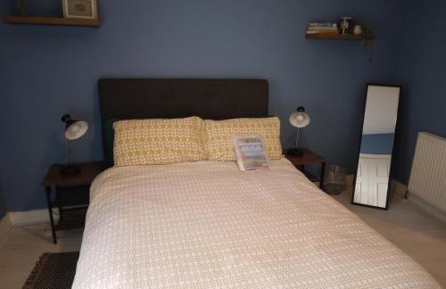 Cosy central 2 bedroom apartment - free parking - Foto 16