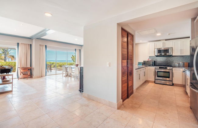 Apt w 2br-beachfront Private Pool in Sotogrande - Photo 17