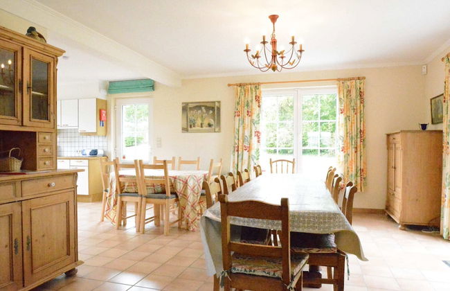 Spacious Villa Near Lesse - Photo 23