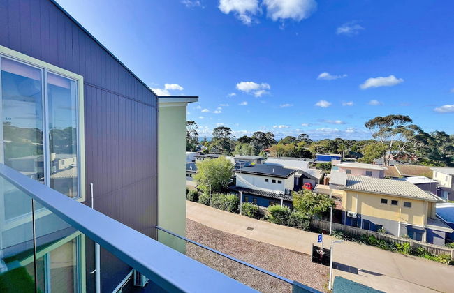 Phillip Island Towers - Photo 31