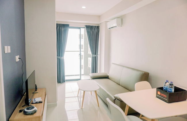 Comfort 1Br With Working Room At Daan Mogot City Apartment - Foto 9