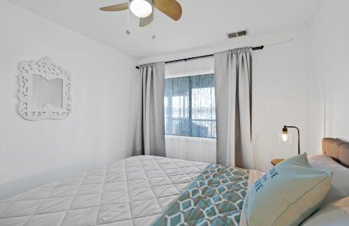 Lakefront, Private dock, ensuite-unit, King bed, Free EV charger, Boat Friendly - Foto 21