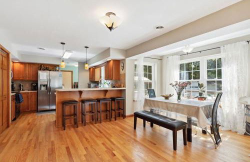 Spacious Home by Kalahari Waterpark, Camelback, Jim Thorpe, FREE EV and PRIVATE SAUNA - Foto 9