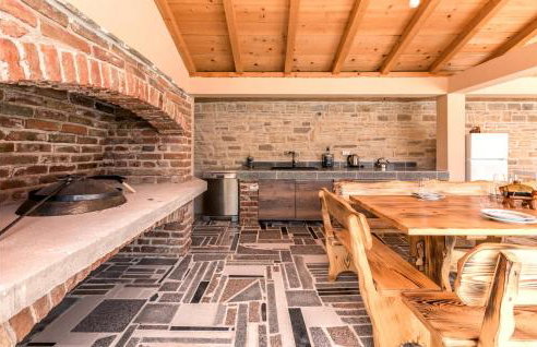 7 Bedroom Awesome Home In Polaca - Foto 3