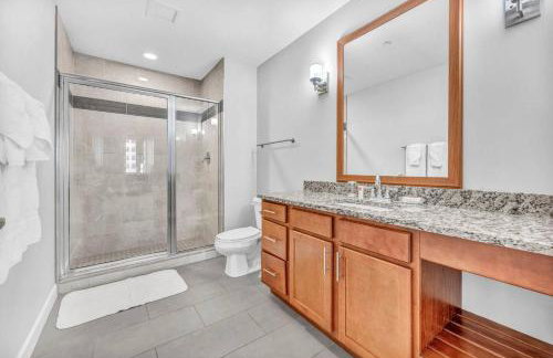 Luxury High-rise Condo w/ Views! Heart of Downtown - Photo 24