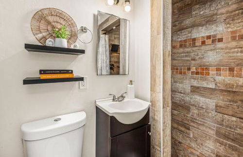 Movie Night 4BR Home with Projector Games & BBQ - Foto 43