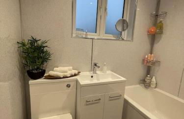 Scottish stunning home stay with free parking and pet friendly - Photo 24