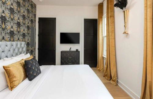 Rooftop Deck Hot Tub Fire pit Sleeps 10 - Foto 33