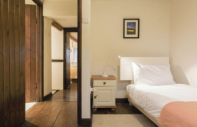 Honeypot Cottage-Lovely Bolthole in Stow - Photo 9