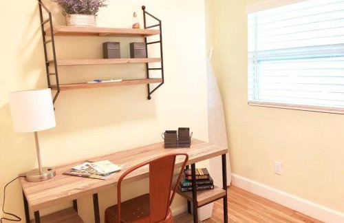 2 Bedroom Apt Overlooking Dunedin Town Square NO KIDS, NO PETS - Photo 11