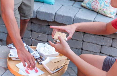 The Glen House -9 Bdrm Estate Sleep 26 Movie Theater,Pool,Golf,Ski - Foto 21