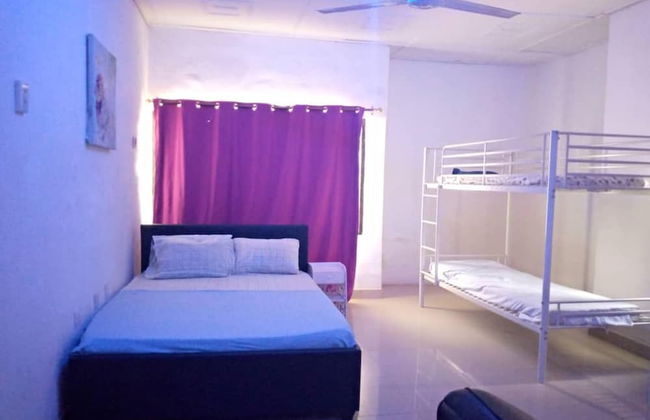 Sleeps8- Private Secure Parking- Garden- Aircon - Foto 6