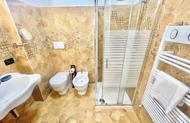 Pool, Jacuzzi and Events Room - Charming Villa in Umbria - Sleeps 24 - Lake View - Foto 48