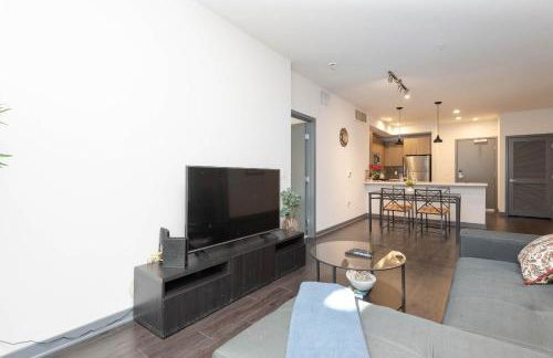 Lovely 3BR Apt With Balcony And Rooftop Pool Plus Views - Foto 5