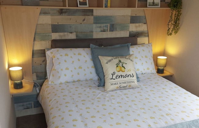 Dog Friendly Caravan on the Northumberian Coast - Photo 1