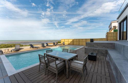 Waterfront Home with Pool Spacious Bay , Sleeps 16 - Foto 98