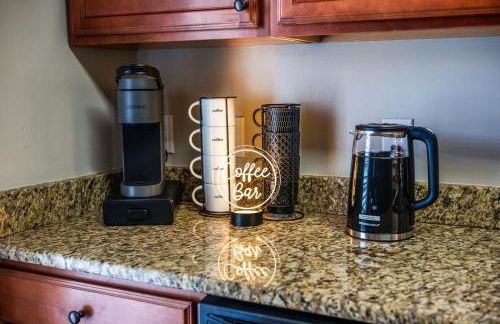 Luxury 3BR3BA TWO KING BEDS Fast WiFi, Free Parking, 5mins-Liberty University & Airport LYH great for Families, Business Travel or Weddings guest - Foto 7