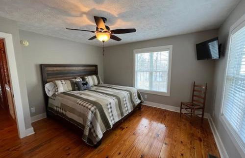 Cottage on Cypress Bay near Paris Landing State Park - Foto 13