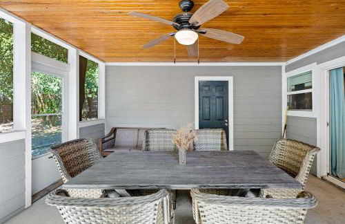 Screened-in Porch Walkable to Soco - Foto 33