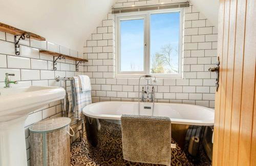 Bluebell House 5 Star Luxury 4 Bdrms and hot tub - Foto 8