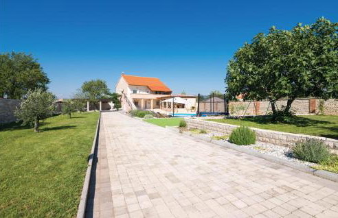 Five-Bedroom Holiday Home In Gorica - Foto 6