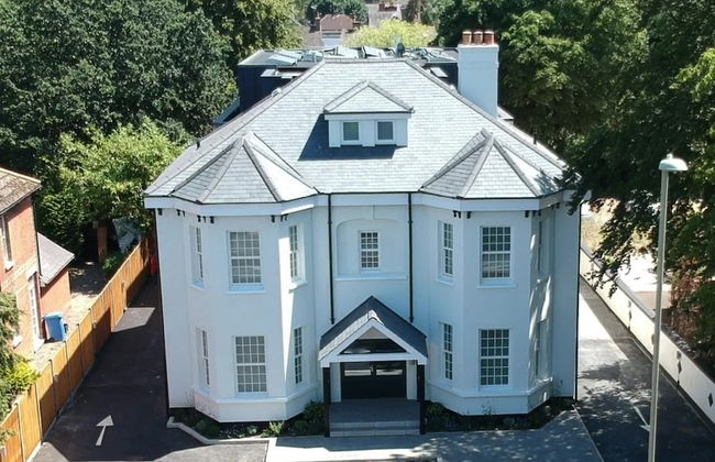 Boutique Apartments by Viridian Apartments - Photo 17