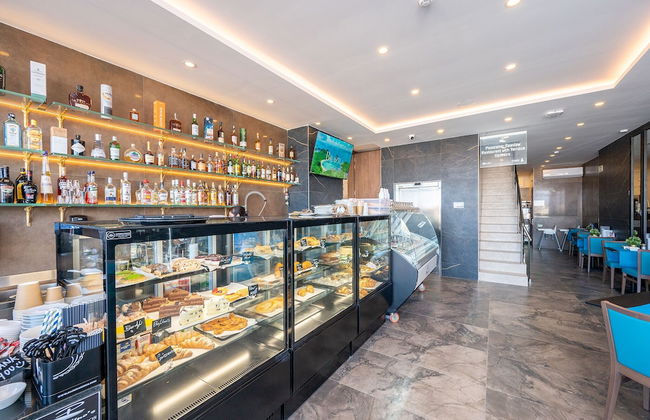 Islet Promenade Studio with Hot Tub and Panoramic Sea Views by GetawaysMalta - Foto 29