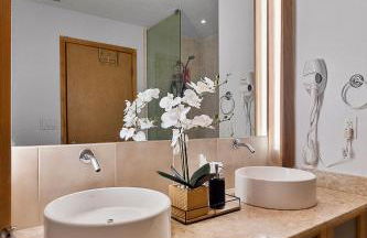 Couples Getaway - Sweet Retreat - European Village Best Location - Foto 8