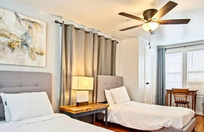 Modern Rustic 3 -bedroom 2 Bathrooms Carport - Photo 19