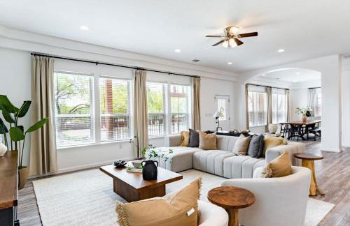 Family-Ready 4BR with Yard & Kids Playground - Foto 1