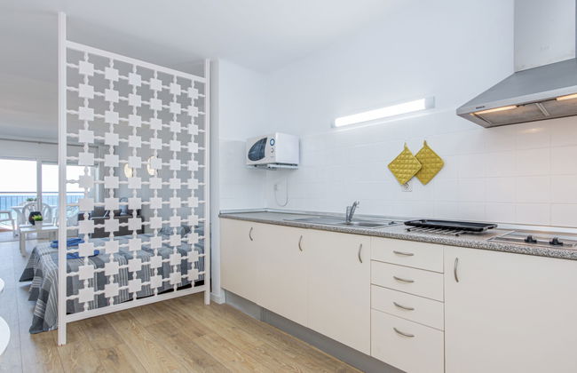 Apartment in Castelló d'Empúries with garden and terrace - Photo 13