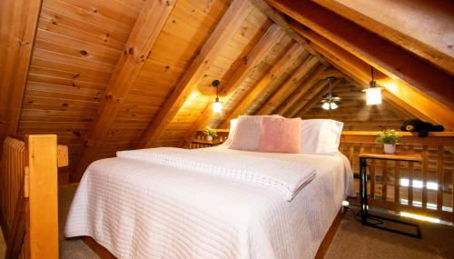 Honey Bear Cabin - Photo 3