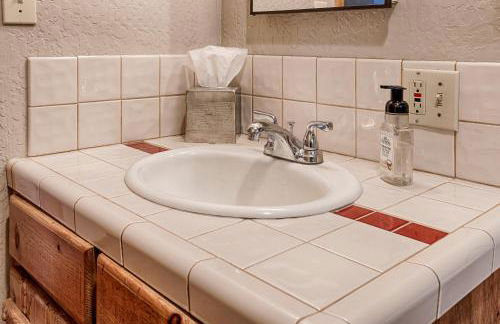 Petite Chalet with deck near Loch Lomond! - Foto 16