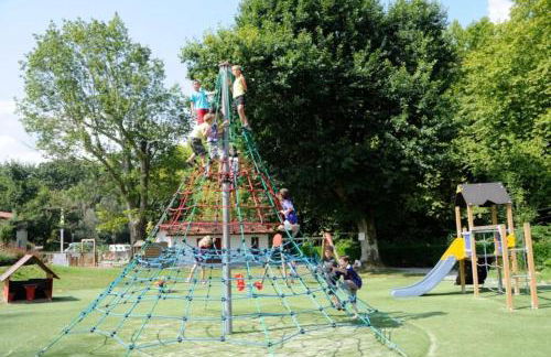 ZEcamping 4 animaux acceptés hammam sauna piscine et soirées animées - Foto 9