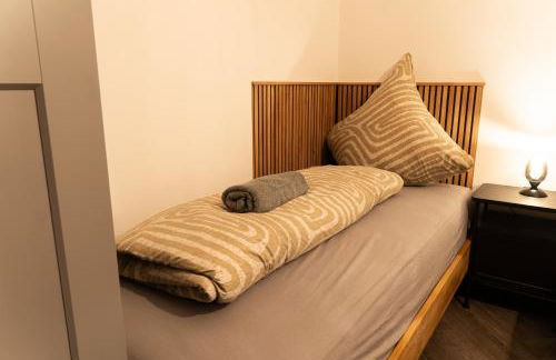 New central 2-3 room apartments with parking near train station & casino - Foto 11