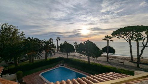 Cambrils primera linea de playa Urbanizacion La Dorada - Photo 2