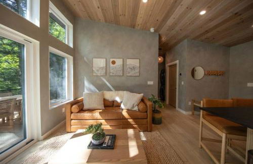 Cozy Luxury Cabin w Hot Tub, Fire Pit, King Bed - Foto 20